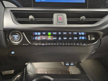 Photo 9 du bon plan LEXUS UX 250h Pack 2WD occasion à 26490 €