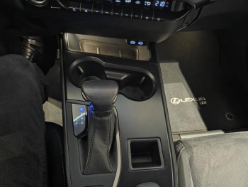 Photo 10 du bon plan LEXUS UX 250h Pack 2WD occasion à 26490 €