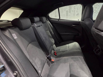 Photo 12 du bon plan LEXUS UX 250h Pack 2WD occasion à 26490 €