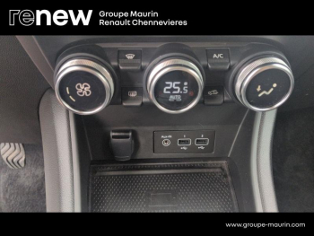 Photo 26 du bon plan RENAULT Captur 1.3 TCe 140ch FAP Intens -21 occasion à 18990 €