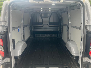 Photo 11 du bon plan FORD Transit Custom Fg VUL 320 L1H1 2.0 EcoBlue 150ch Trail occasion à 39900 €