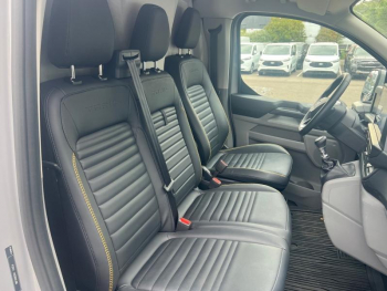 Photo 15 du bon plan FORD Transit Custom Fg VUL 320 L1H1 2.0 EcoBlue 150ch Trail occasion à 39900 €