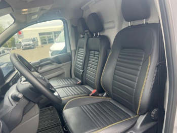 Photo 18 du bon plan FORD Transit Custom Fg VUL 320 L1H1 2.0 EcoBlue 150ch Trail occasion à 39900 €