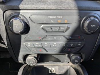 Photo 15 du bon plan FORD Ranger VUL 2.0 TDCi 213ch Super Cab Wildtrak BVA10 occasion à 36989 €