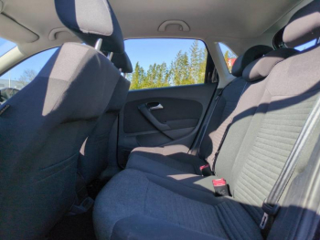 Photo 17 du bon plan VOLKSWAGEN Polo 1.6 TDI 90ch FAP Confortline 5p occasion à 7900 €