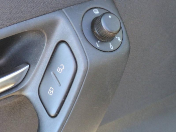 Photo 19 du bon plan VOLKSWAGEN Polo 1.6 TDI 90ch FAP Confortline 5p occasion à 7900 €