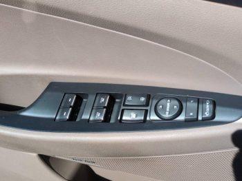 Photo 17 du bon plan HYUNDAI Tucson 1.6 CRDI 136ch Executive DCT-7 occasion à 17900 €