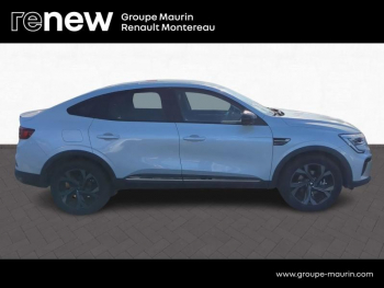 Photo 6 du bon plan RENAULT Arkana 1.6 E-Tech hybride 145ch Engineered -22 occasion à 22491 €