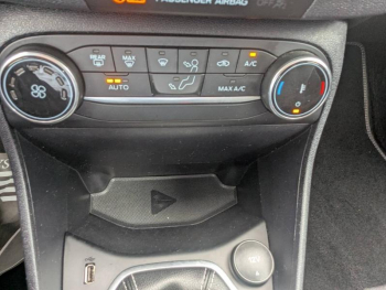 Photo 18 du bon plan FORD Fiesta 1.0 Flexifuel 95ch Titanium Business 5p occasion à 16580 €