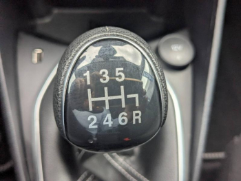 Photo 19 du bon plan FORD Fiesta 1.0 Flexifuel 95ch Titanium Business 5p occasion à 16580 €