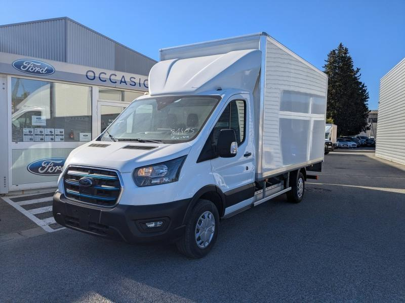 Bon plan FORD Transit 2T Fg VUL FORD Electrique 184 ch  E 390 L3 Trend CAISSE 19M3 + HAYON 750KG + PACK MESSAGERIE occasion à 64943 €