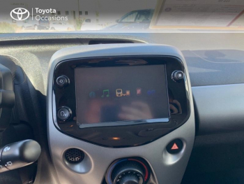 Photo 12 du bon plan TOYOTA Aygo 1.0 VVT-i 72ch x-play x-app 5p X-Style occasion à 9990 €