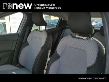 Photo 35 du bon plan RENAULT Clio 1.6 E-Tech 145ch full hybrid Evolution - 24 occasion à 18900 €