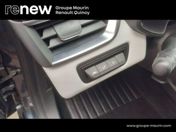 Photo 11 du bon plan RENAULT Clio 1.6 E-Tech hybride 140ch Intens -21N occasion à 16490 €