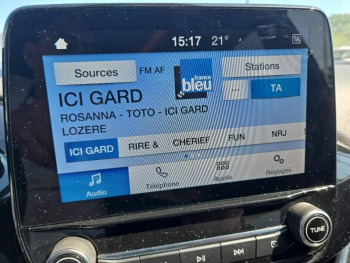 Photo 27 du bon plan FORD Fiesta 1.0 EcoBoost Hybrid 125ch Titanium Business 5p occasion à 14790 €