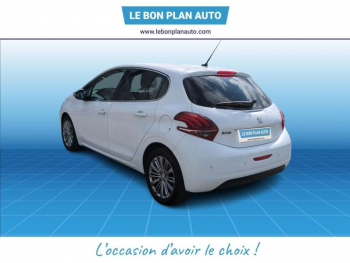 Photo 3 du bon plan PEUGEOT 208 1.2 PureTech 110ch E6.c Allure S&S 5p occasion à 6990 €