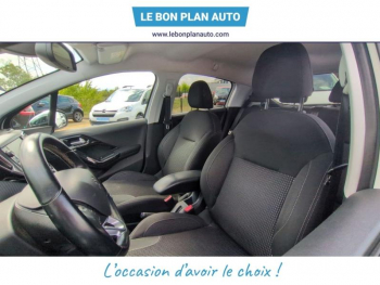 Photo 16 du bon plan PEUGEOT 208 1.2 PureTech 110ch E6.c Allure S&S 5p occasion à 6990 €
