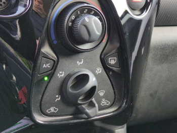 Photo 23 du bon plan PEUGEOT 108 VTi 72 Style 3p occasion à 7590 €