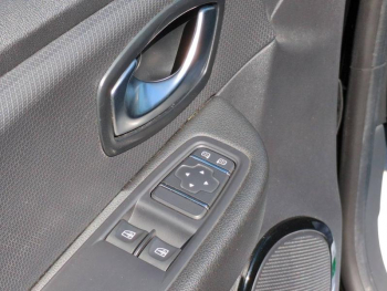 Photo 18 du bon plan RENAULT Clio 1.2 16v 75ch Limited 5p occasion à 9990 €