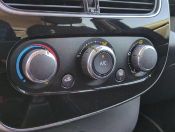 Photo 21 du bon plan RENAULT Clio 1.2 16v 75ch Limited 5p occasion à 9990 €