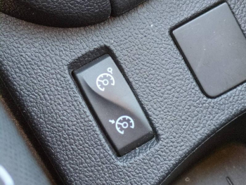 Photo 22 du bon plan RENAULT Clio 1.2 16v 75ch Limited 5p occasion à 9990 €