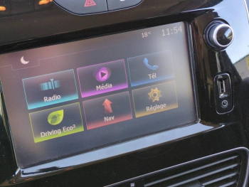 Photo 24 du bon plan RENAULT Clio 1.2 16v 75ch Limited 5p occasion à 9990 €