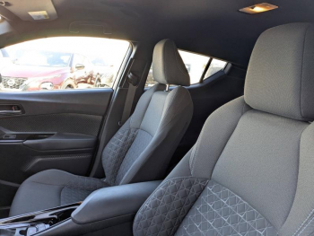 Photo 12 du bon plan TOYOTA C-HR 184h Edition 2WD E-CVT MY20 occasion à 22990 €