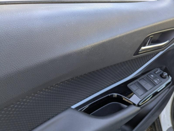 Photo 13 du bon plan TOYOTA C-HR 184h Edition 2WD E-CVT MY20 occasion à 22990 €