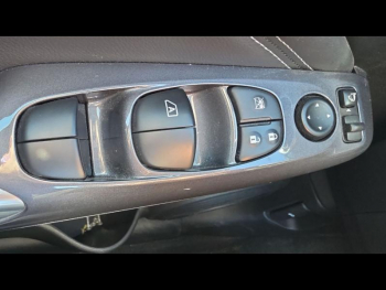 Photo 17 du bon plan NISSAN Juke 1.6 Hybrid 143ch N-Connecta 2022.5 occasion à 21490 €