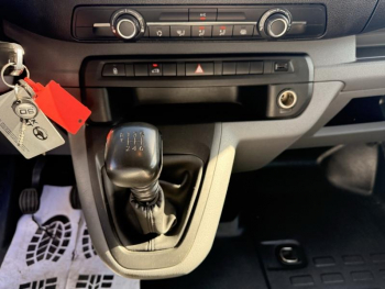 Photo 18 du bon plan PEUGEOT Expert Fg VUL Standard 2.0 BlueHDi 120ch S&S Premium occasion à 12980 €