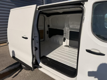 Photo 24 du bon plan PEUGEOT Expert Fg VUL Standard 2.0 BlueHDi 120ch S&S Premium occasion à 12980 €