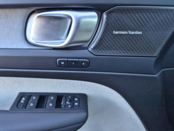 Photo 15 du bon plan VOLVO XC40 B3 163ch Ultra DCT 7 occasion à 52700 €