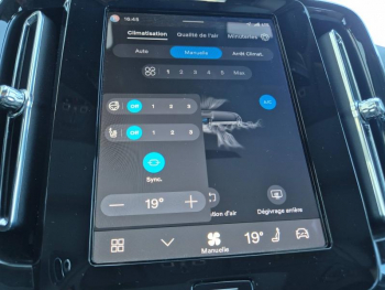 Photo 20 du bon plan VOLVO XC40 B3 163ch Ultra DCT 7 occasion à 52700 €