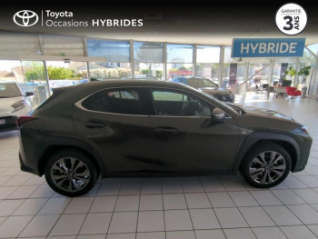 Photo 17 du bon plan LEXUS UX 250h F SPORT Design 2WD occasion à 29990 €