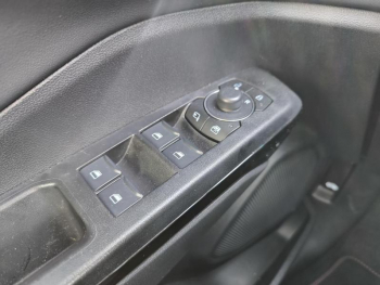 Photo 27 du bon plan FORD Puma 1.0 EcoBoost Hybrid 125ch ST-Line X S&S Powershift occasion à 30790 €