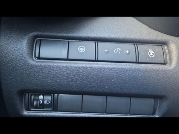 Photo 21 du bon plan NISSAN Juke 1.6 Hybrid 143ch Tekna 2023.5 occasion à 23490 €