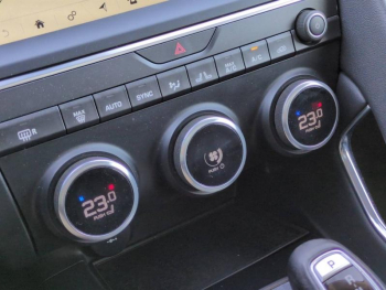 Photo 24 du bon plan JAGUAR E-Pace 2.0D 180ch S AWD BVA9 Toit Panoramique occasion à 16390 €