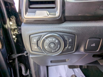 Photo 10 du bon plan FORD Ranger VUL 2.0 TDCi 213ch Super Cab Wildtrak occasion à 37900 €