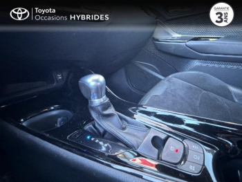 Photo 19 du bon plan TOYOTA C-HR 122h Collection 2WD E-CVT RC18 occasion à 19990 €