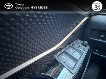 Photo 20 du bon plan TOYOTA C-HR 122h Collection 2WD E-CVT RC18 occasion à 19990 €
