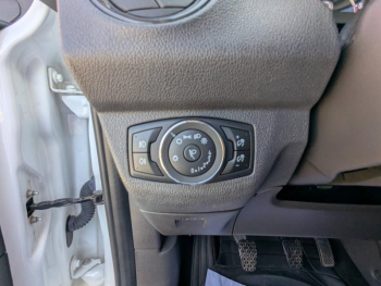 Photo 9 du bon plan FORD Tourneo Courier 1.5 TDCI 100ch Titanium occasion à 13800 €