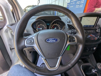 Photo 11 du bon plan FORD Tourneo Courier 1.5 TDCI 100ch Titanium occasion à 13800 €