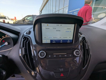 Photo 12 du bon plan FORD Tourneo Courier 1.5 TDCI 100ch Titanium occasion à 13800 €