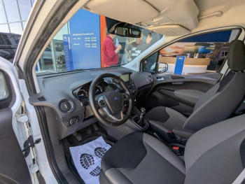 Photo 14 du bon plan FORD Tourneo Courier 1.5 TDCI 100ch Titanium occasion à 13800 €
