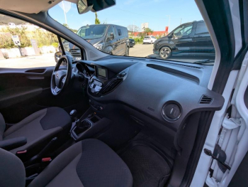 Photo 15 du bon plan FORD Tourneo Courier 1.5 TDCI 100ch Titanium occasion à 13800 €