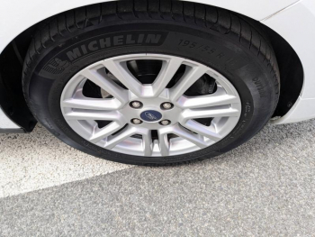 Photo 21 du bon plan FORD Tourneo Courier 1.5 TDCI 100ch Titanium occasion à 13800 €