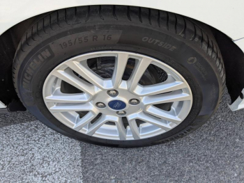 Photo 24 du bon plan FORD Tourneo Courier 1.5 TDCI 100ch Titanium occasion à 13800 €