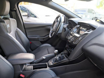 Photo 6 du bon plan FORD Focus 2.3 EcoBoost 350ch Stop&Start RS occasion à 34990 €