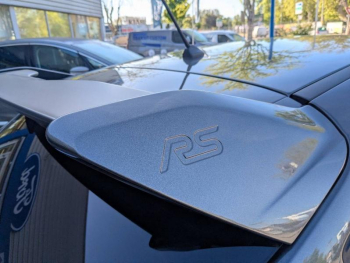 Photo 10 du bon plan FORD Focus 2.3 EcoBoost 350ch Stop&Start RS occasion à 34990 €