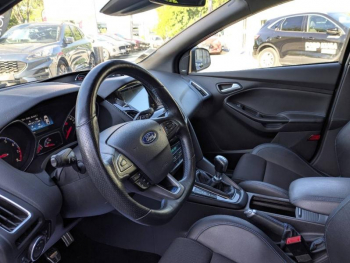 Photo 17 du bon plan FORD Focus 2.3 EcoBoost 350ch Stop&Start RS occasion à 34990 €